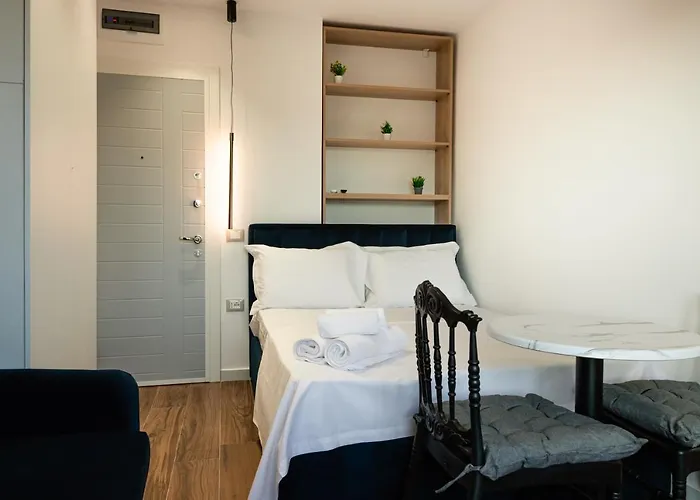 Cozy And Chic Studio Apartment